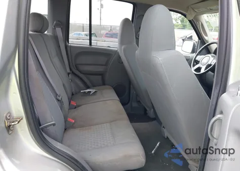 2005 Jeep Liberty Sport from USA, damaged, VIN 1J4GL48K25W653480